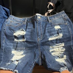 Almost Famous Jean Shorts Size 22